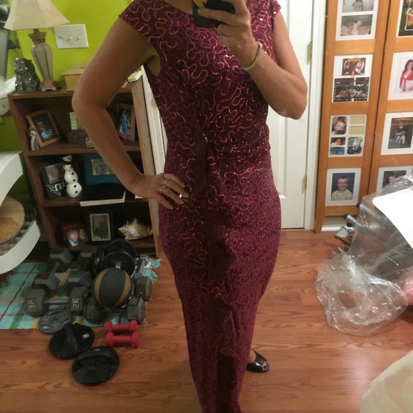 Formal gown with free earrings - Picture 7 of 7